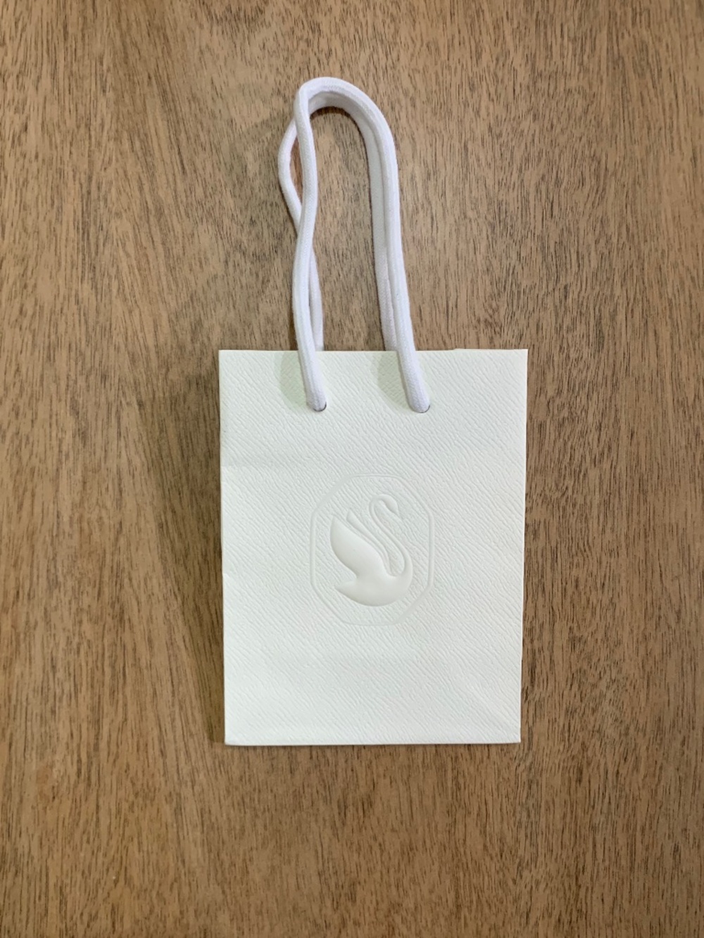 Swarvoski Shopping small white gift bag